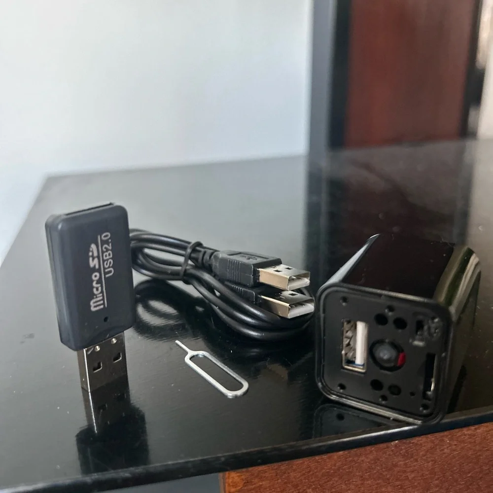 Smart Charger Hidden Camera - Black